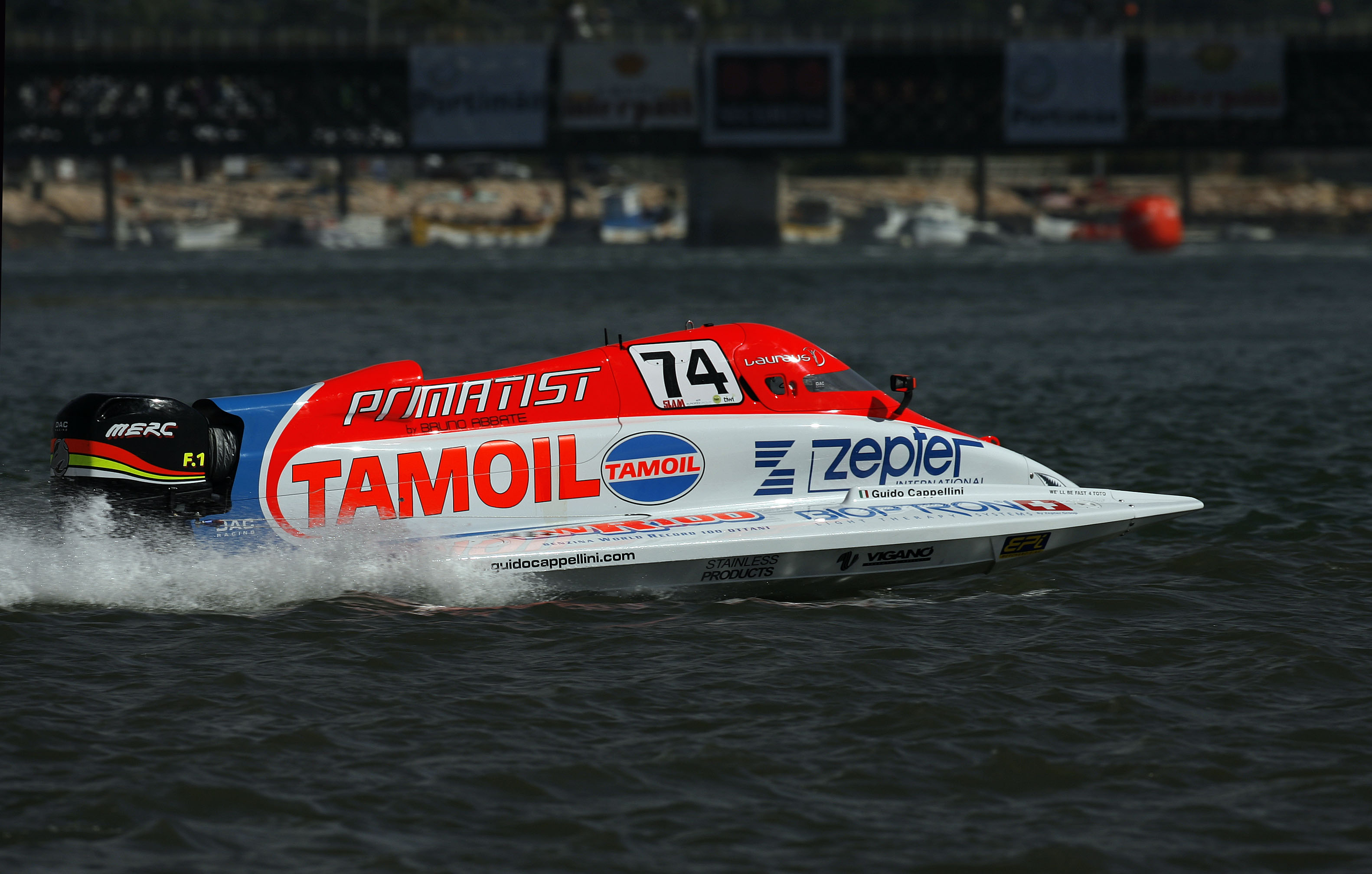 020508-GP OF PORTUGAL-PL- Guido Cappallini of Italy of the Tamoil F1 powerboat team pictured in action at the UIM F1 Powerboat Grand prix of Portugal, Portimao, Portugal, the 2nd leg of the championship series. Picture by Paul Lakatos/Idea Marketing.