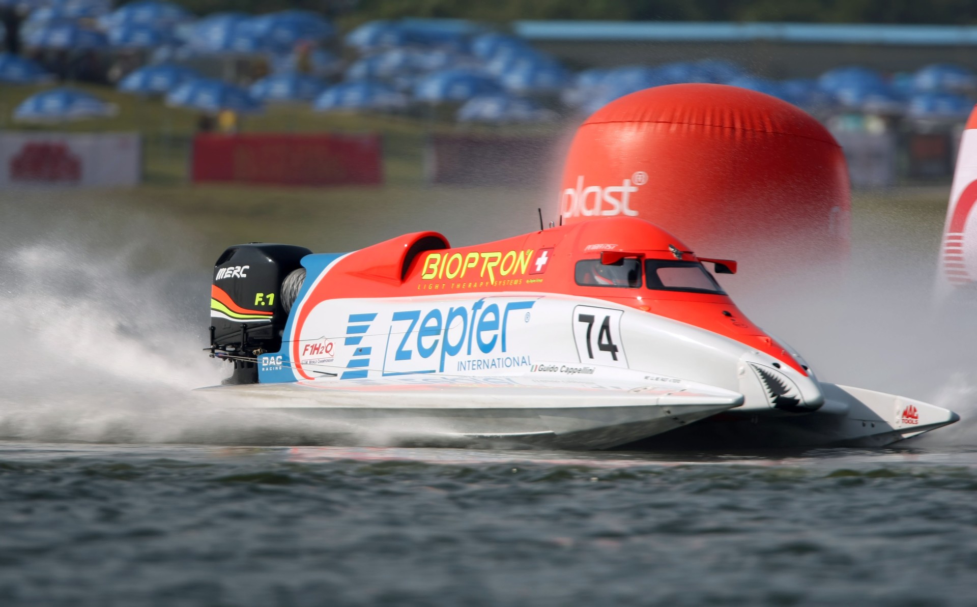GP OF CHINA SHENZHEN-181009-Guido Cappellini of Italy of the Zepter Team during time trials for the UIM F1 Powerboat Grand Prix of China, at the Shenzhen Bay Inner Lake, Shenzhen, China. The second race in China is the 5th leg of the season, October 17-18, 2009. Picture by Paul Lakatos/Idea Marketing.